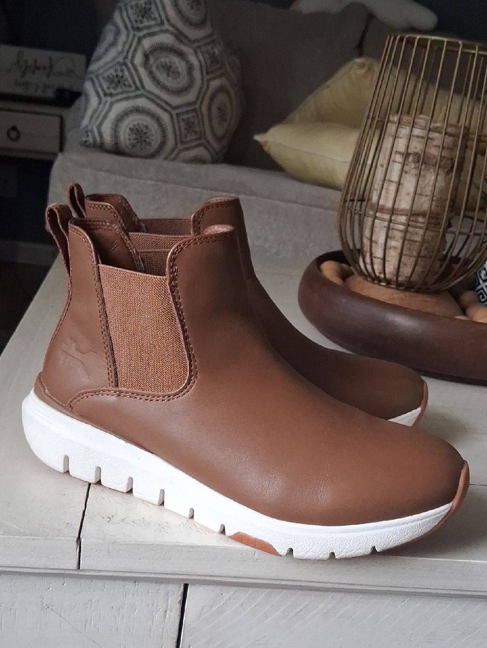 KURU Women's Brown Chukka Boot with White Sole